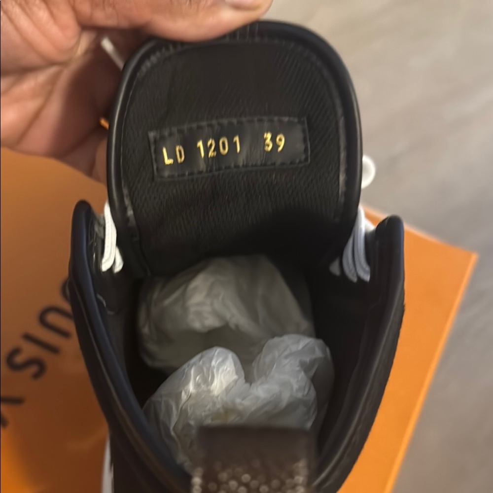 Louis Vuitton Black and White Sneakers - Picture 8 of 8